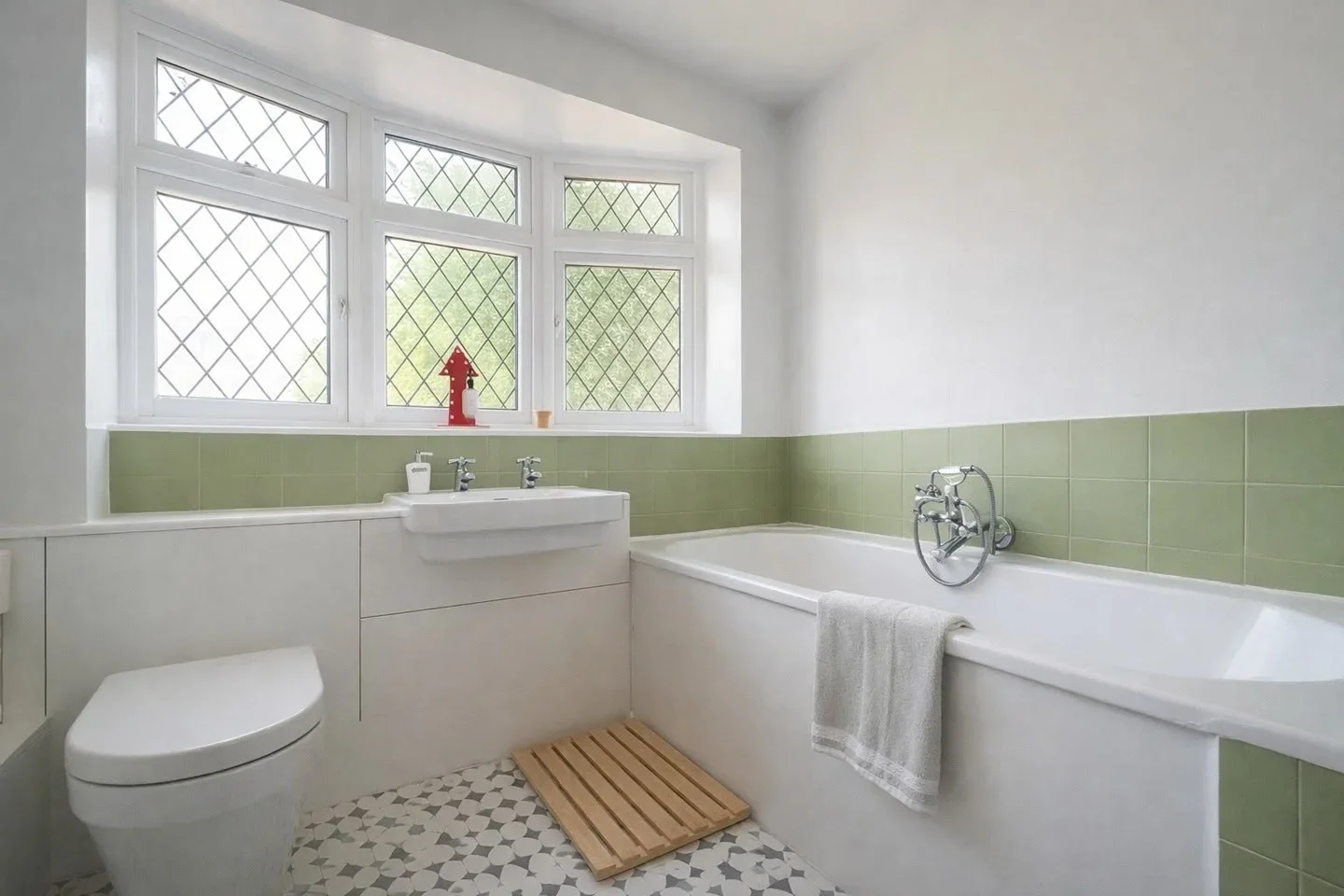 Room Pekin Close in Greater London