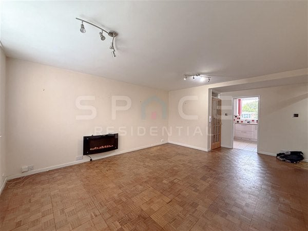 Flat Park Crescent in Hertsmere