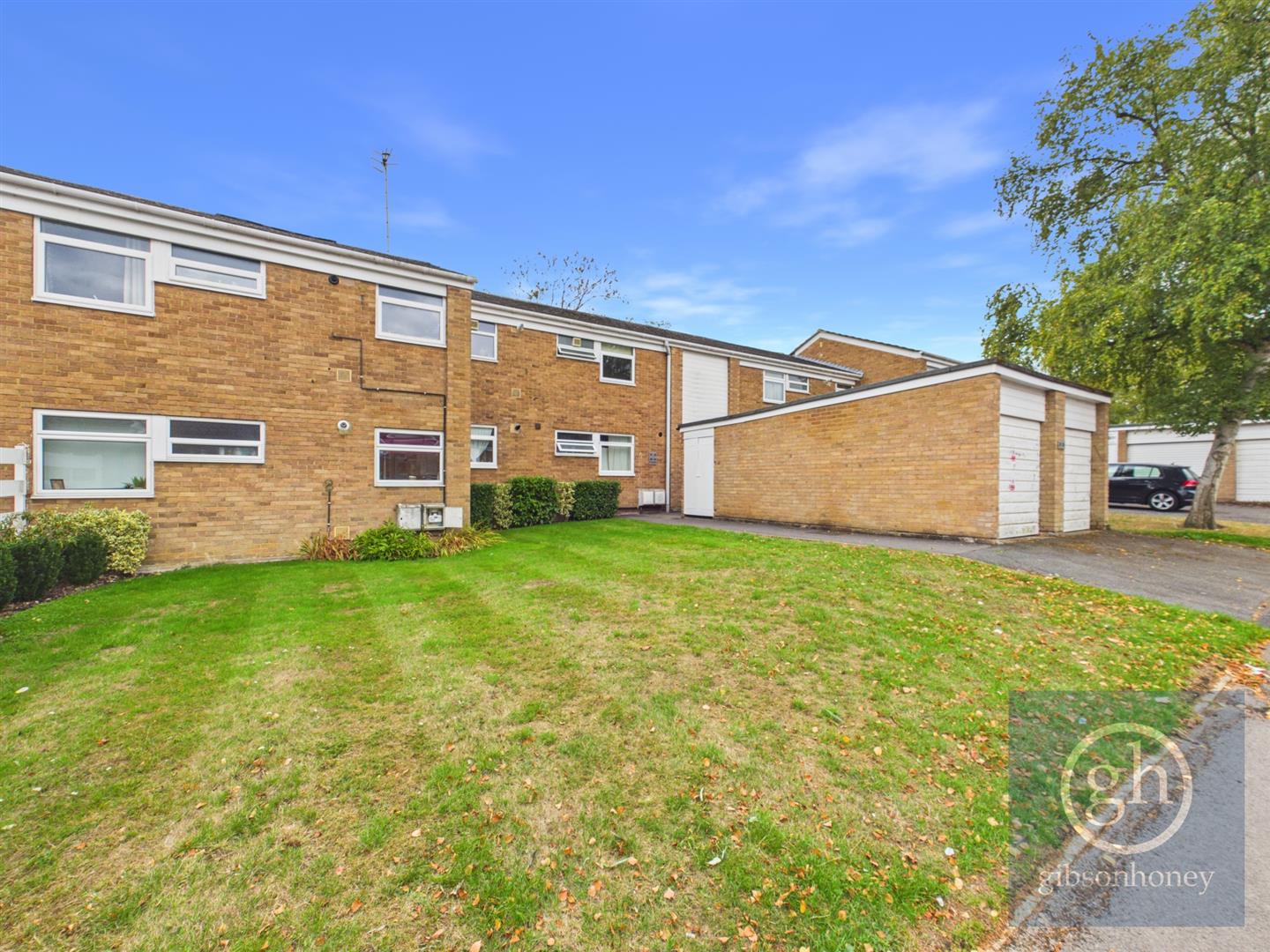 Flat Chiswick Court in Greater London