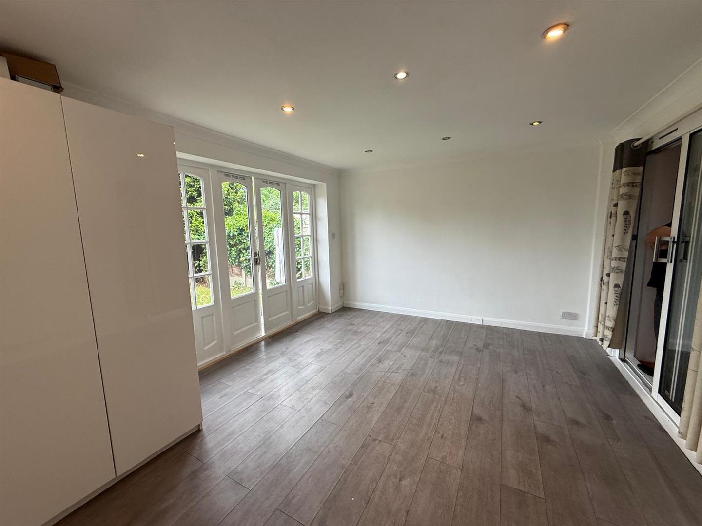 House Dorchester Avenue in Greater London