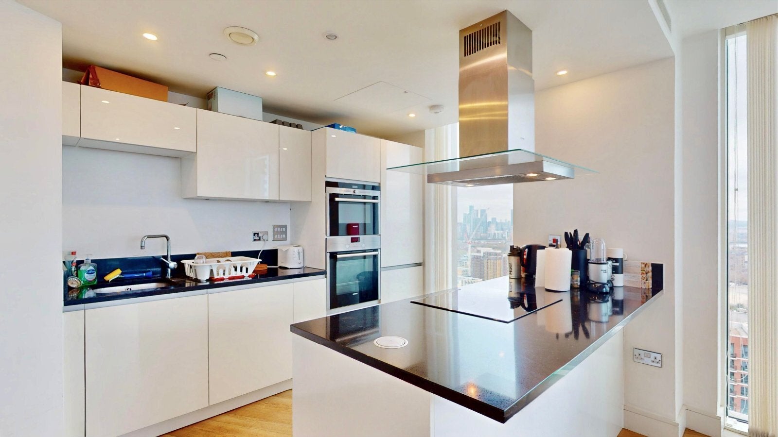 Flat Surrey Quays Road in Greater London
