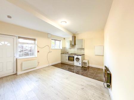 Flat Garston Park Parade in Watford