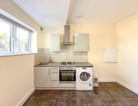 Flat Garston Park Parade in Watford
