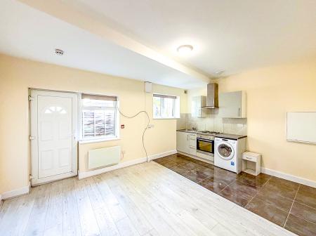 Flat Garston Park Parade in Watford