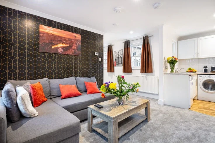 Flat Regency Place in City of Westminster