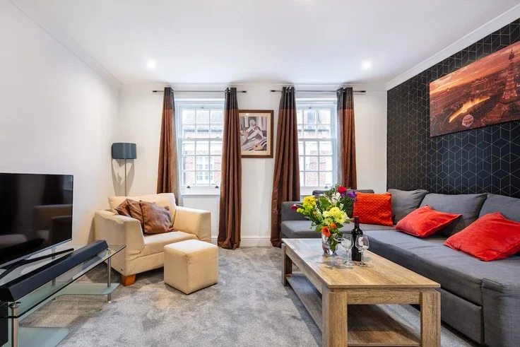Flat Regency Place in City of Westminster