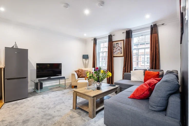 Flat Regency Place in City of Westminster