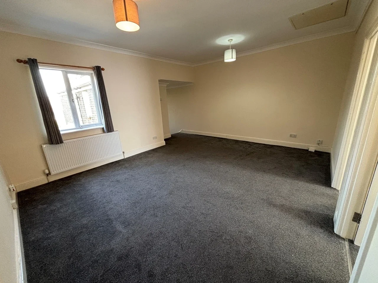 Flat Wennington Road in Greater London