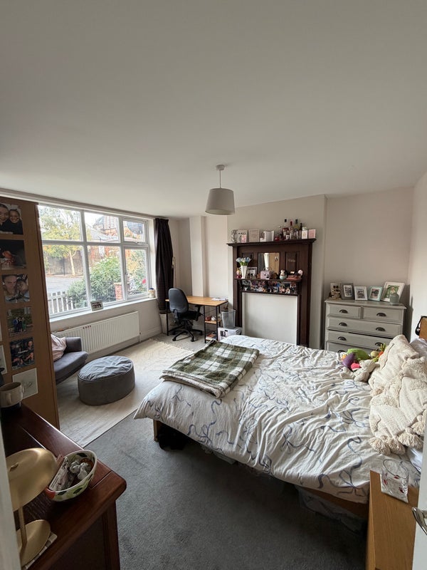 Room Lyham Road in Greater London