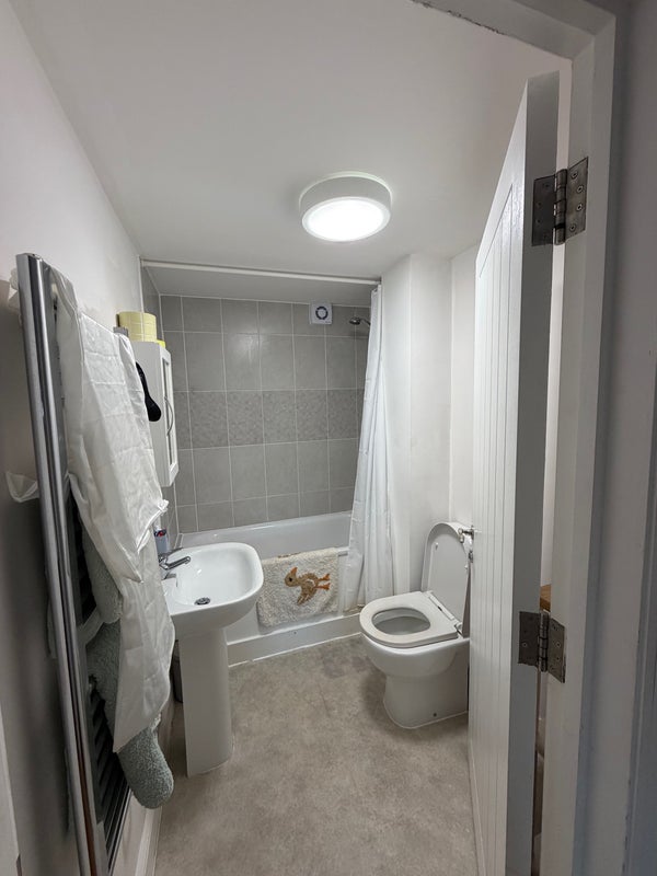Room Lyham Road in Greater London