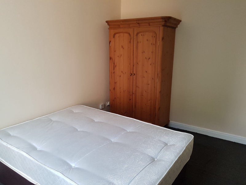 Room Brackenbury Road in Preston