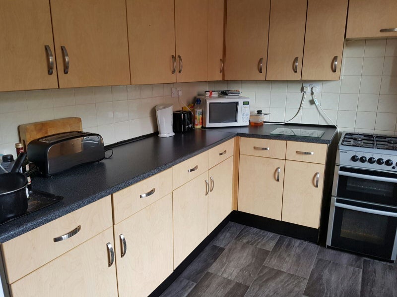 Room Brackenbury Road in Preston