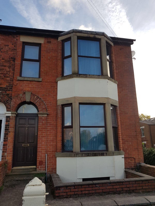Room Brackenbury Road in Preston
