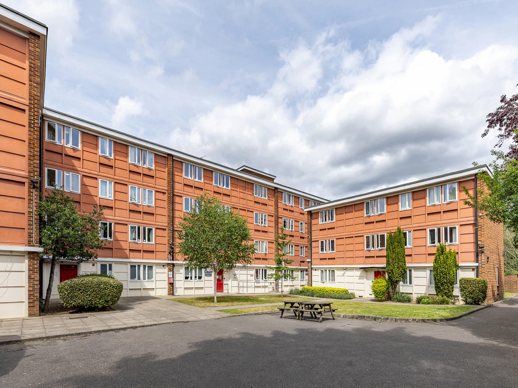 Room Flodden Road in Greater London