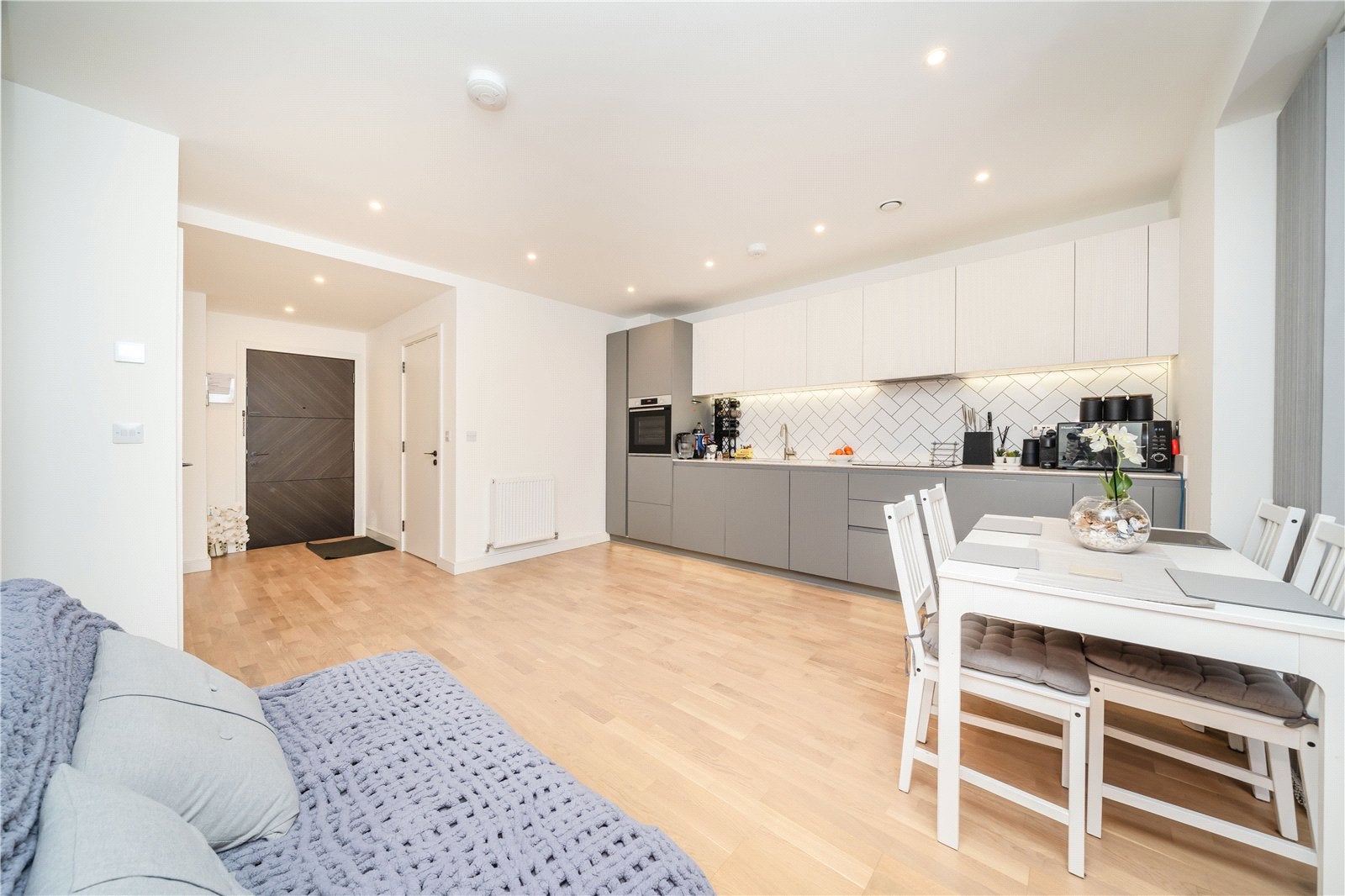 Flat Greenleaf Walk in Greater London