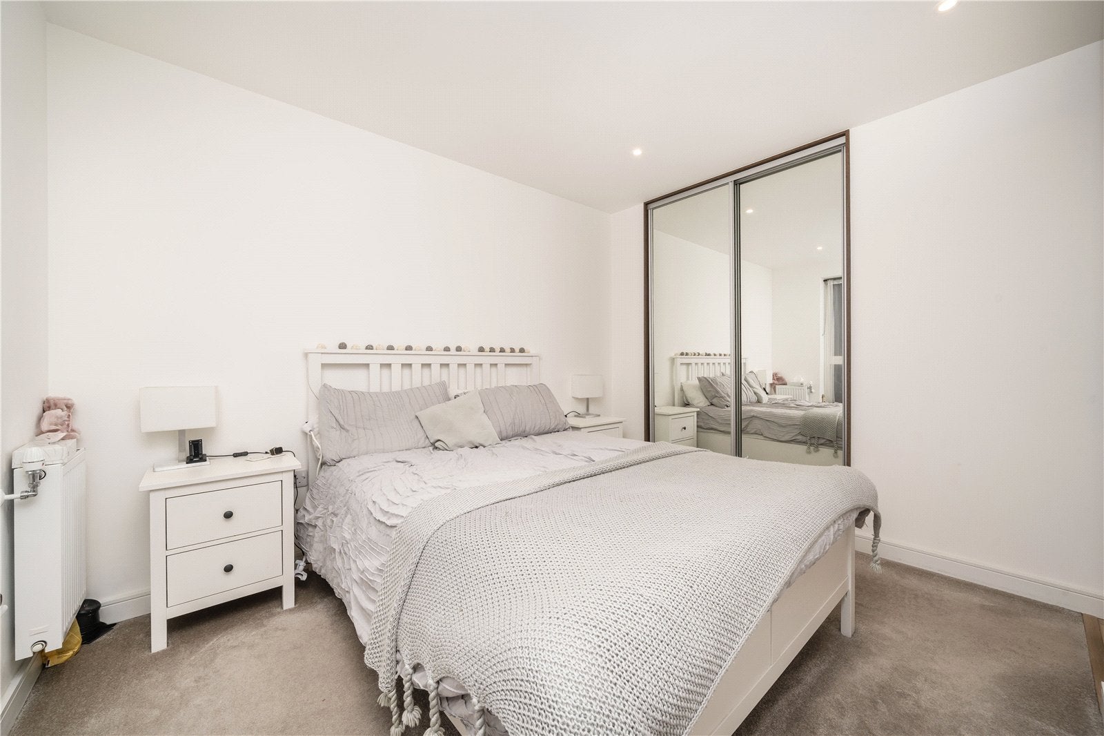 Flat Greenleaf Walk in Greater London