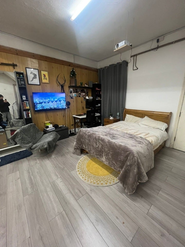 Room London Road in Greater London