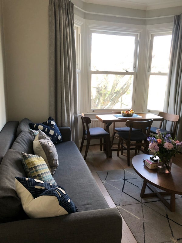 Room Poynders Road in Greater London