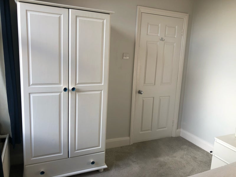 Room Poynders Road in Greater London