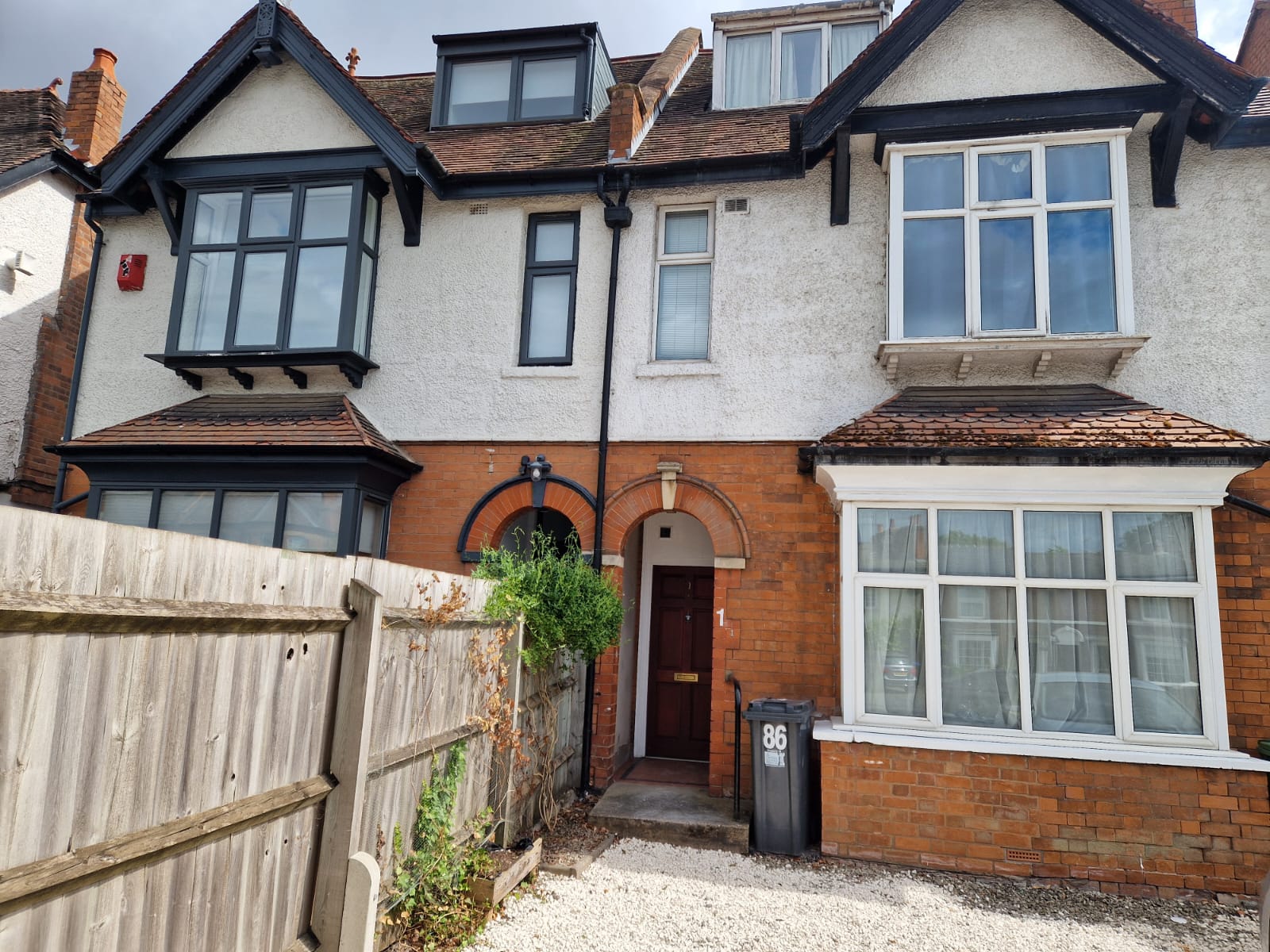 Flat Emscote Road in Warwick