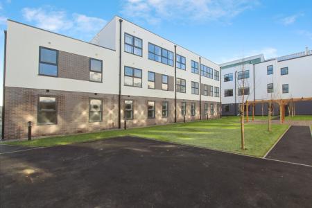 Flat Bramcote Lane in Broxtowe
