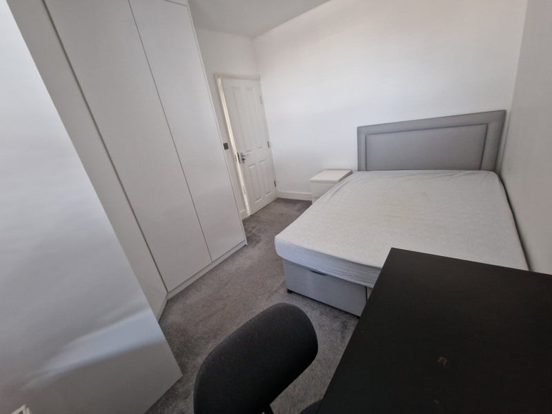Room Ceres Road in Greater London