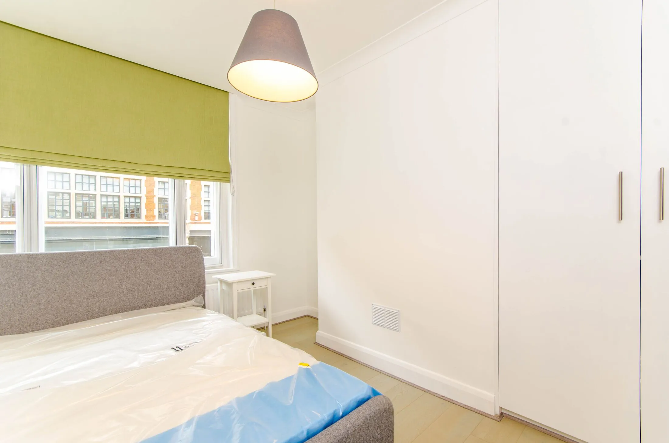 Flat Goswell Road in Greater London