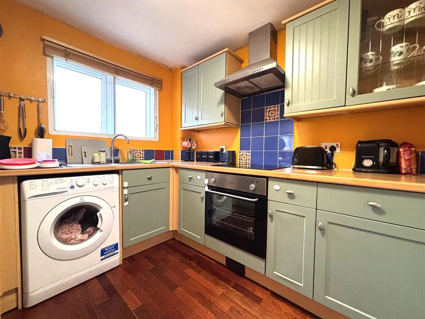 Flat Brunel Court in Greater London