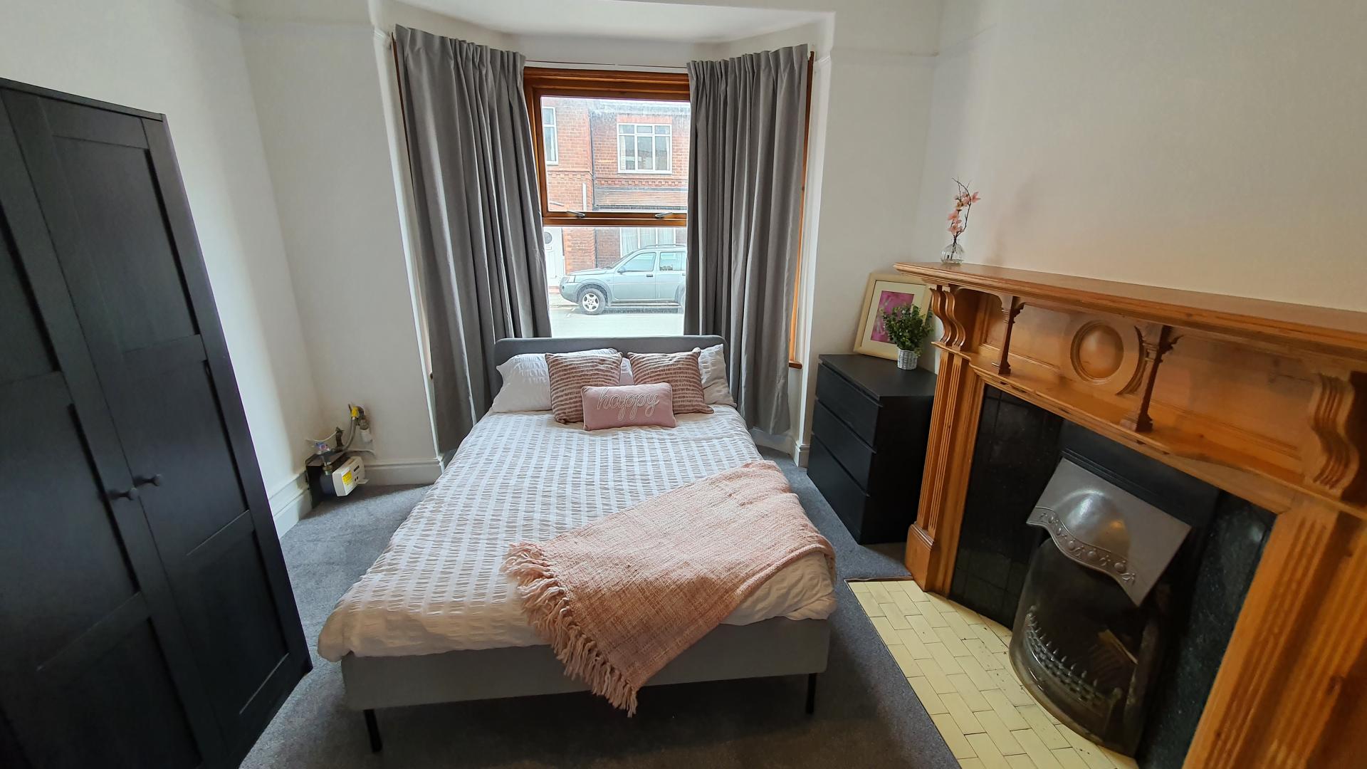 Room Bouverie Street in Chester
