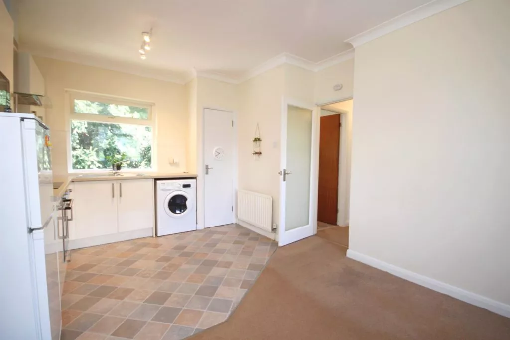 Flat Guildford Road in Mole Valley