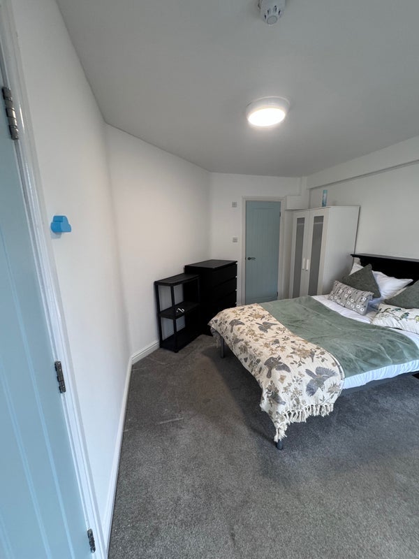 Room Fletcher Road in Nottingham