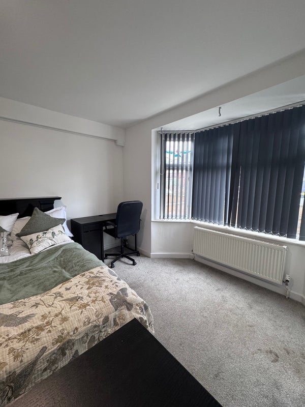 Room Fletcher Road in Nottingham
