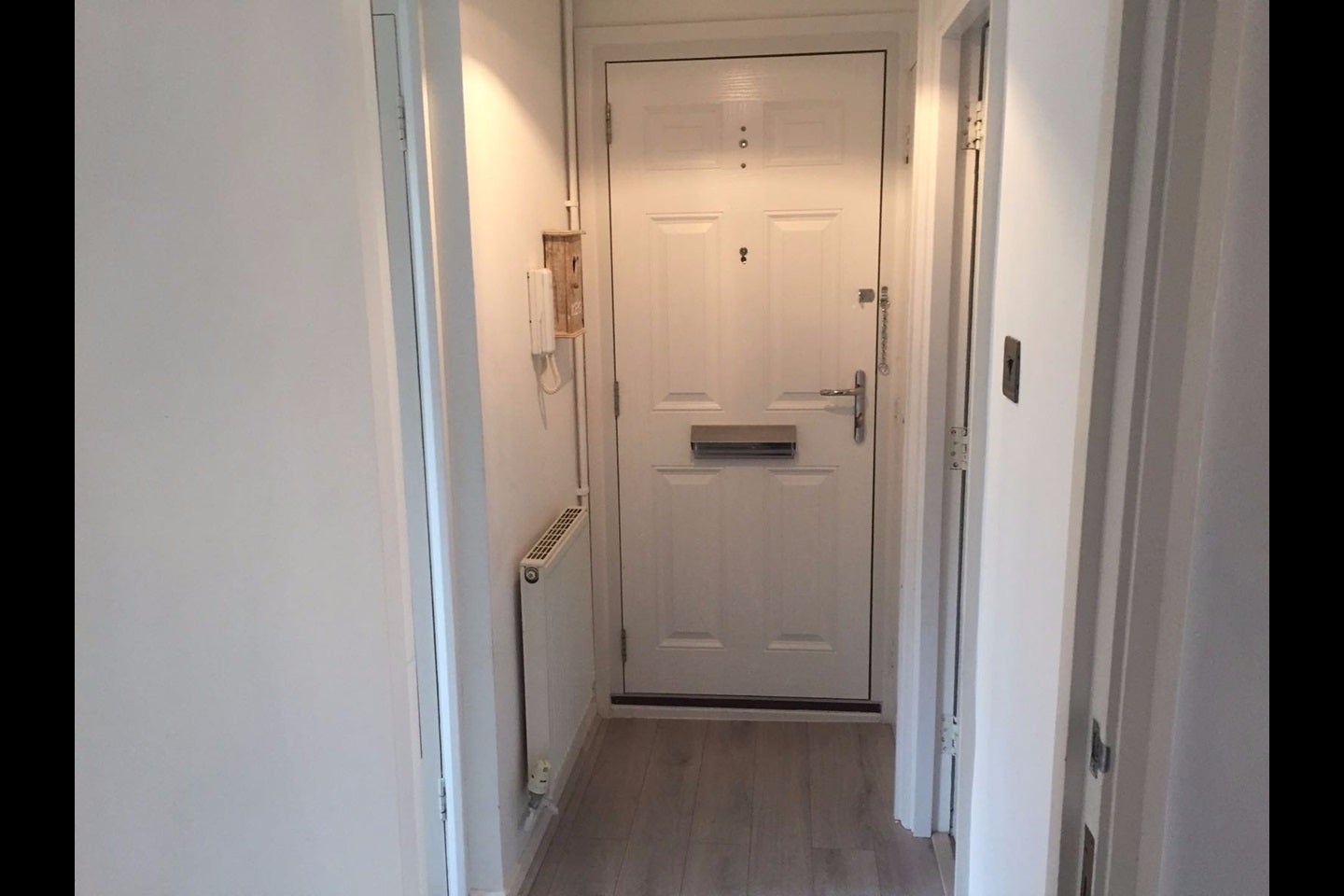 Flat Victoria Grove in Greater London