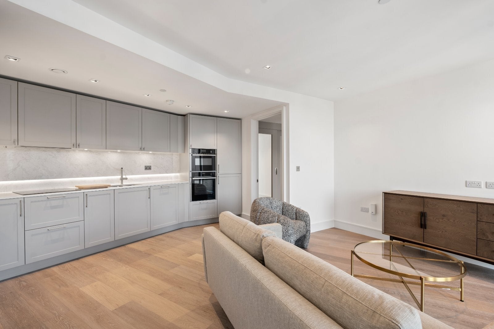 Flat Maida Avenue in City of Westminster