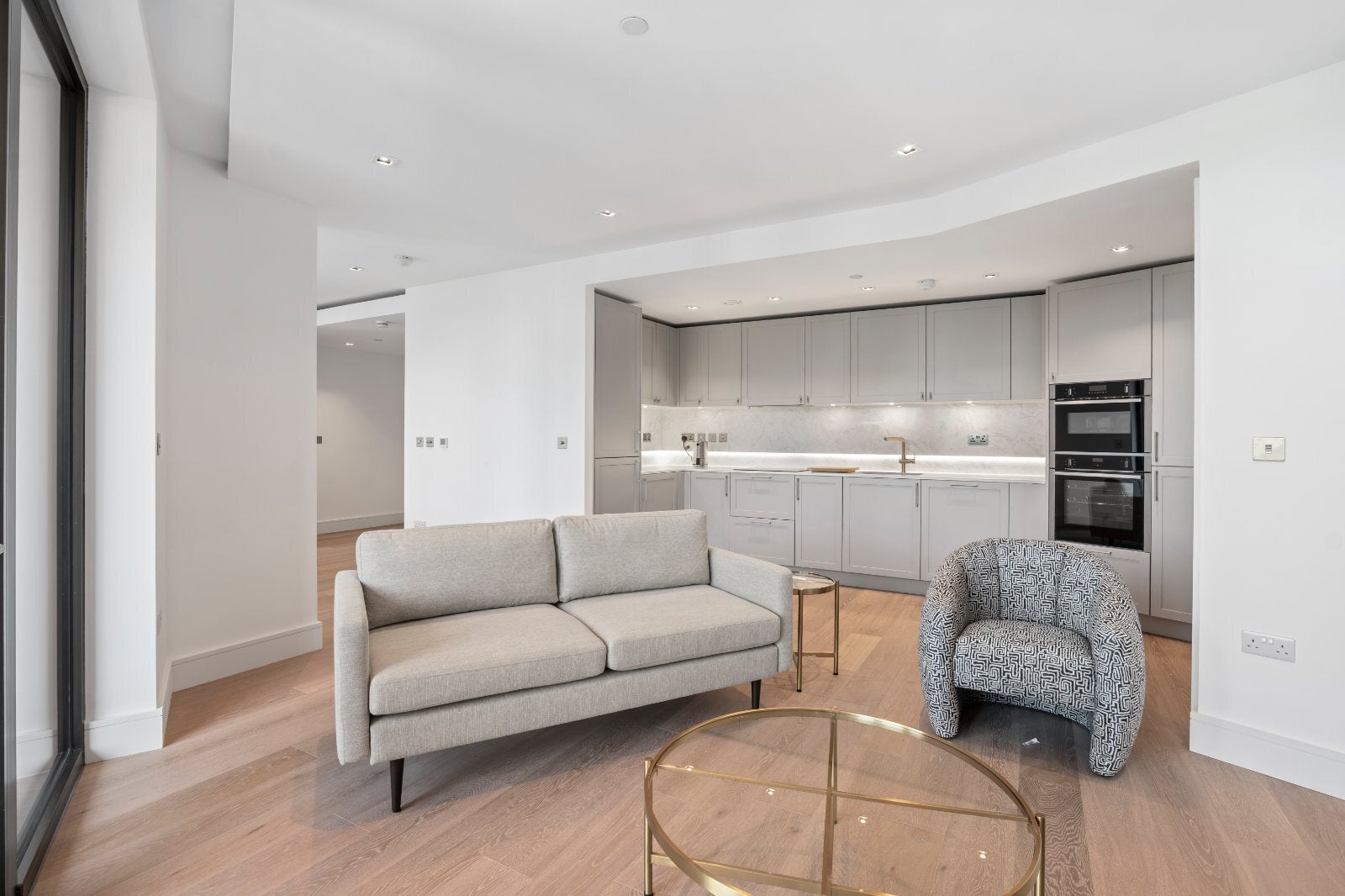 Flat Maida Avenue in City of Westminster