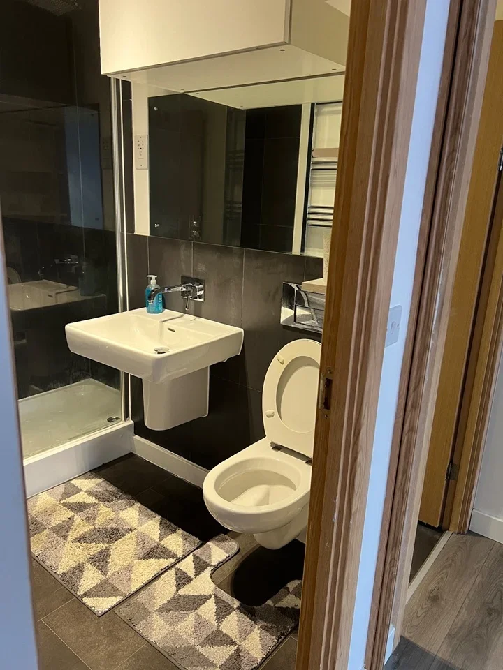 Room Saxton Close in Grays