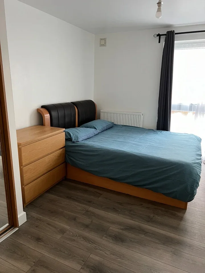 Room Saxton Close in Grays