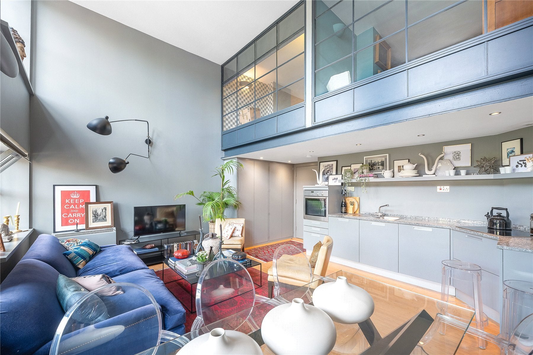 Flat Reed Place in Greater London