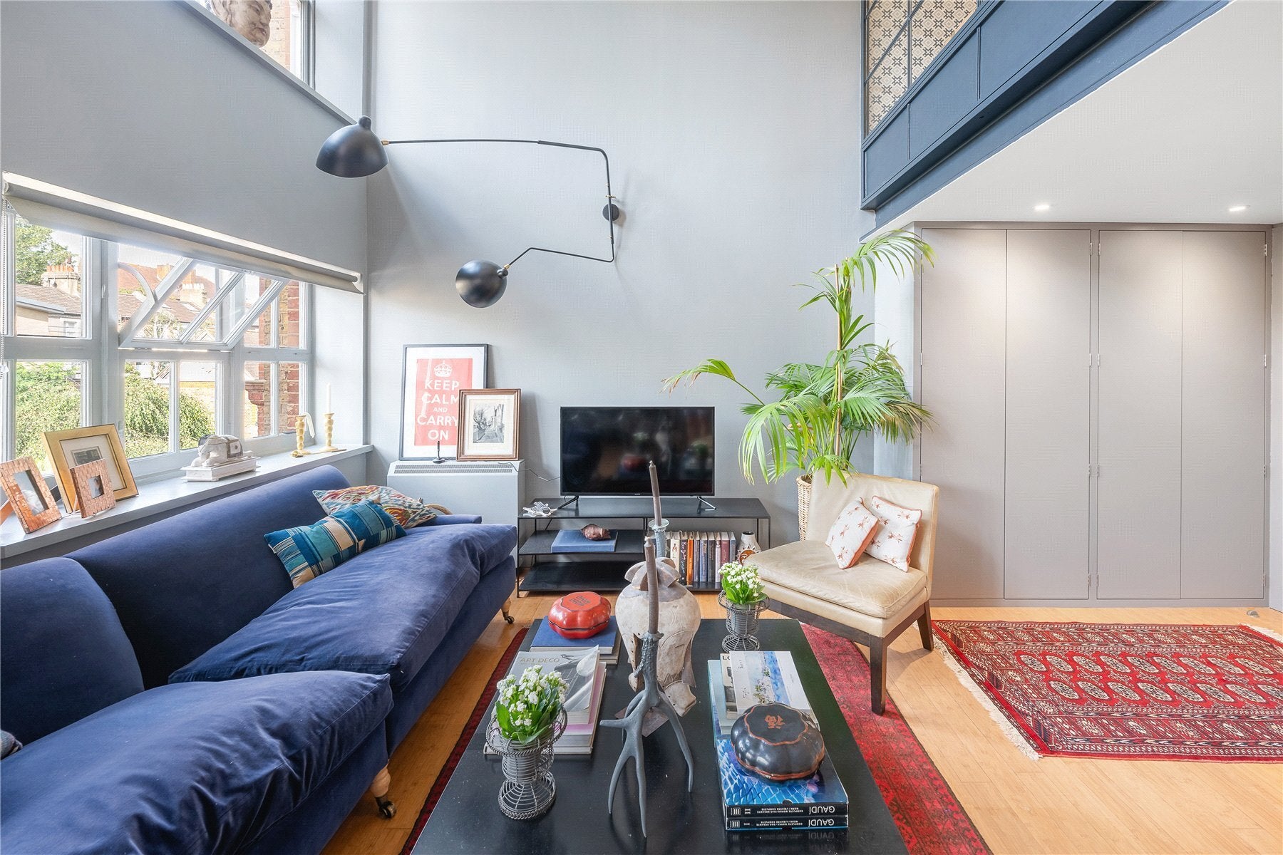 Flat Reed Place in Greater London