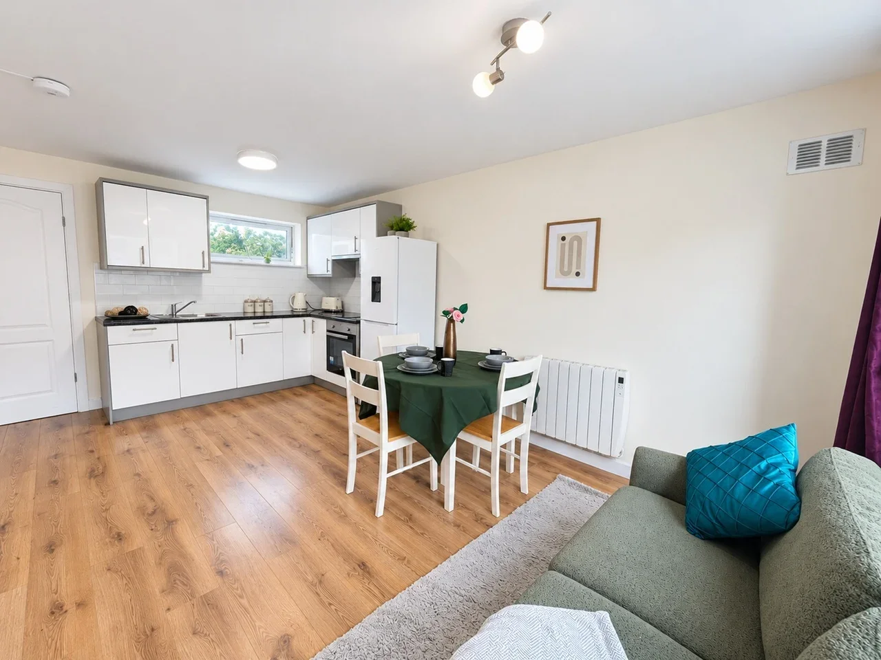 Flat Brunel Court in Greater London