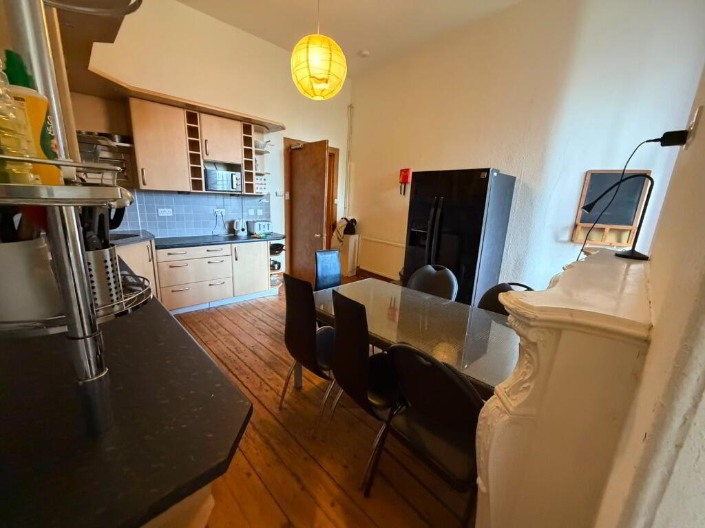 Room New Mart Road in City of Edinburgh