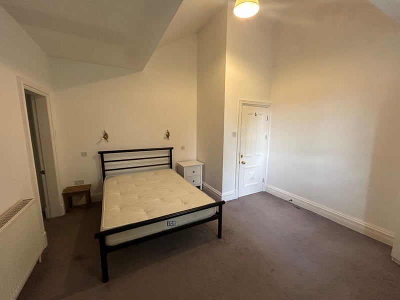 Room Millgate Lane in Manchester