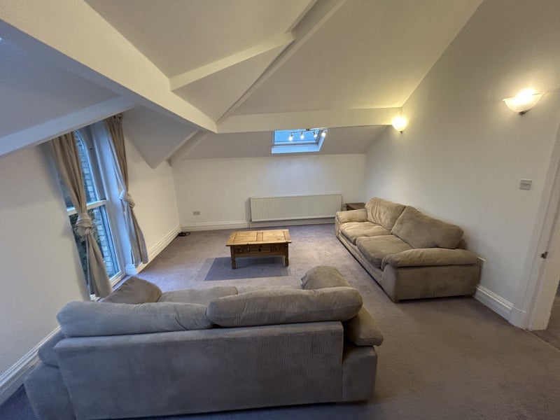 Room Millgate Lane in Manchester