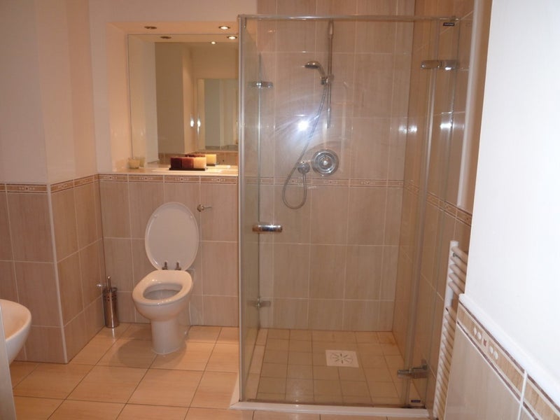 Room Watkin Road in Leicester