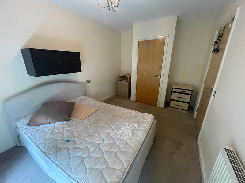 Room Watkin Road in Leicester