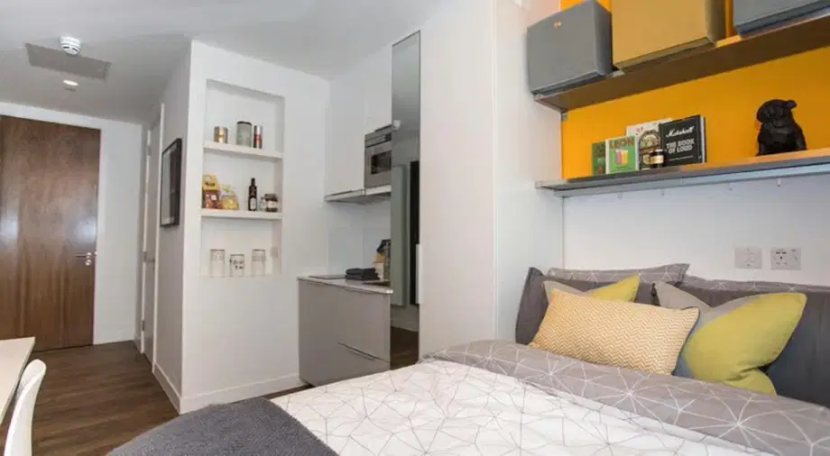 Room Clyde Street in Glasgow