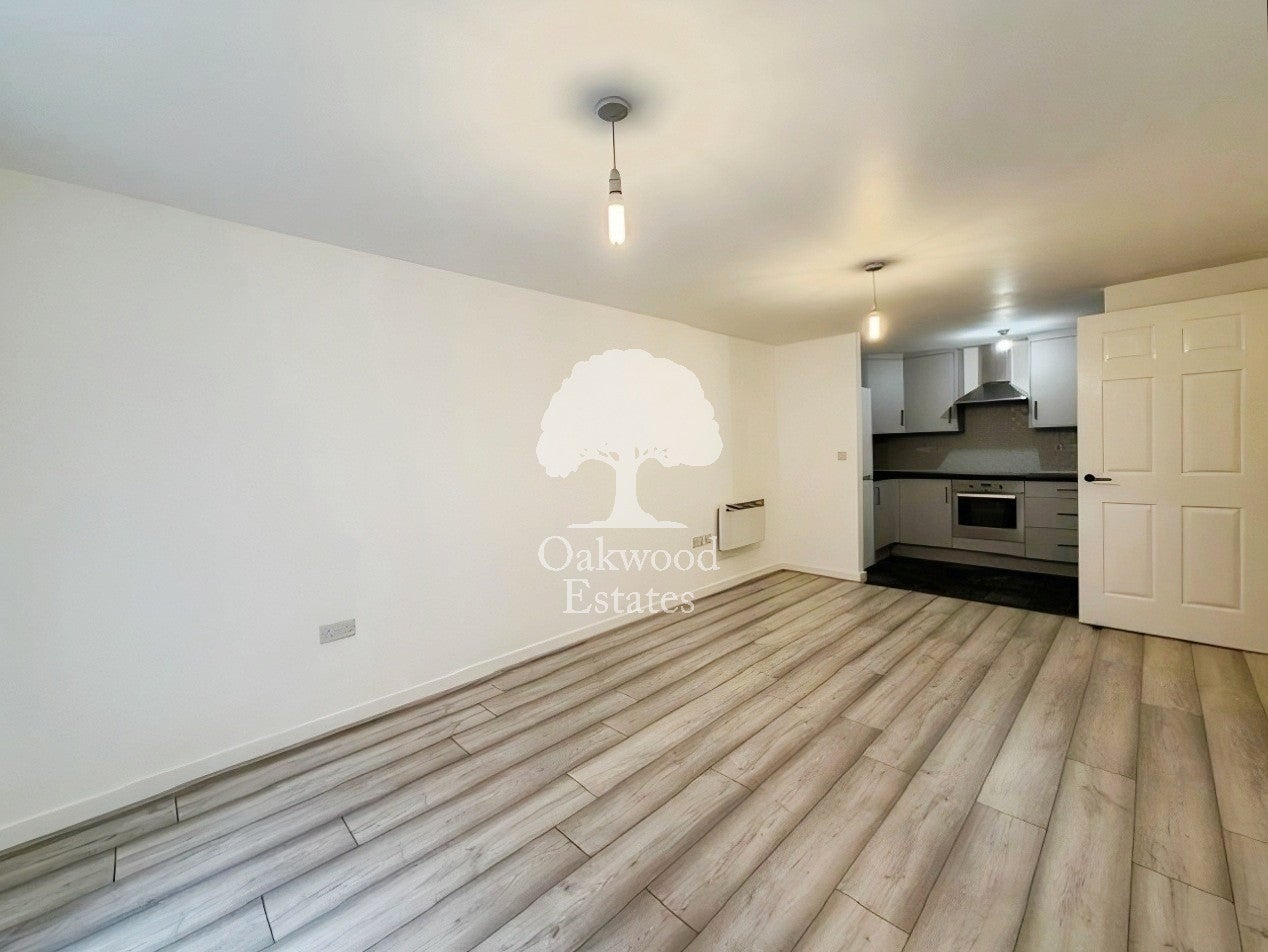 Flat Grenfell Road in Maidenhead