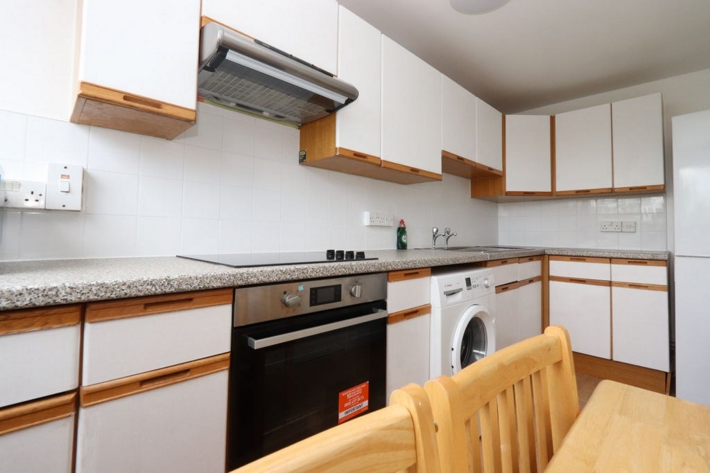 Room Globe Road in Greater London