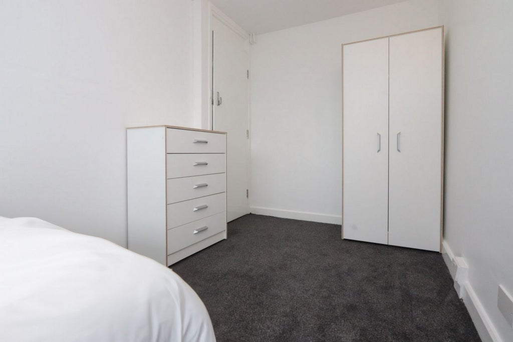 Room Globe Road in Greater London