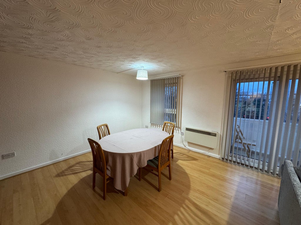 Flat Gilmour Place in Glasgow